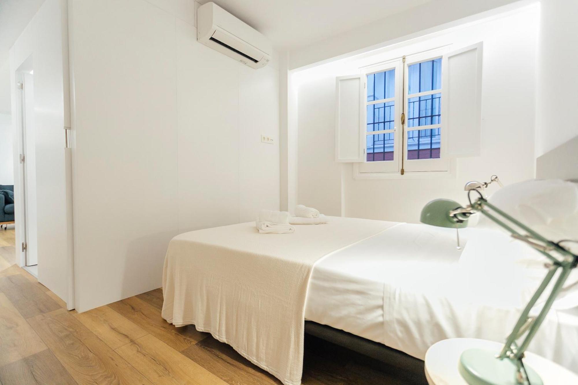 Appartamento Decorated And Renovated- 2Bd 2Bth- Center Siviglia Esterno foto