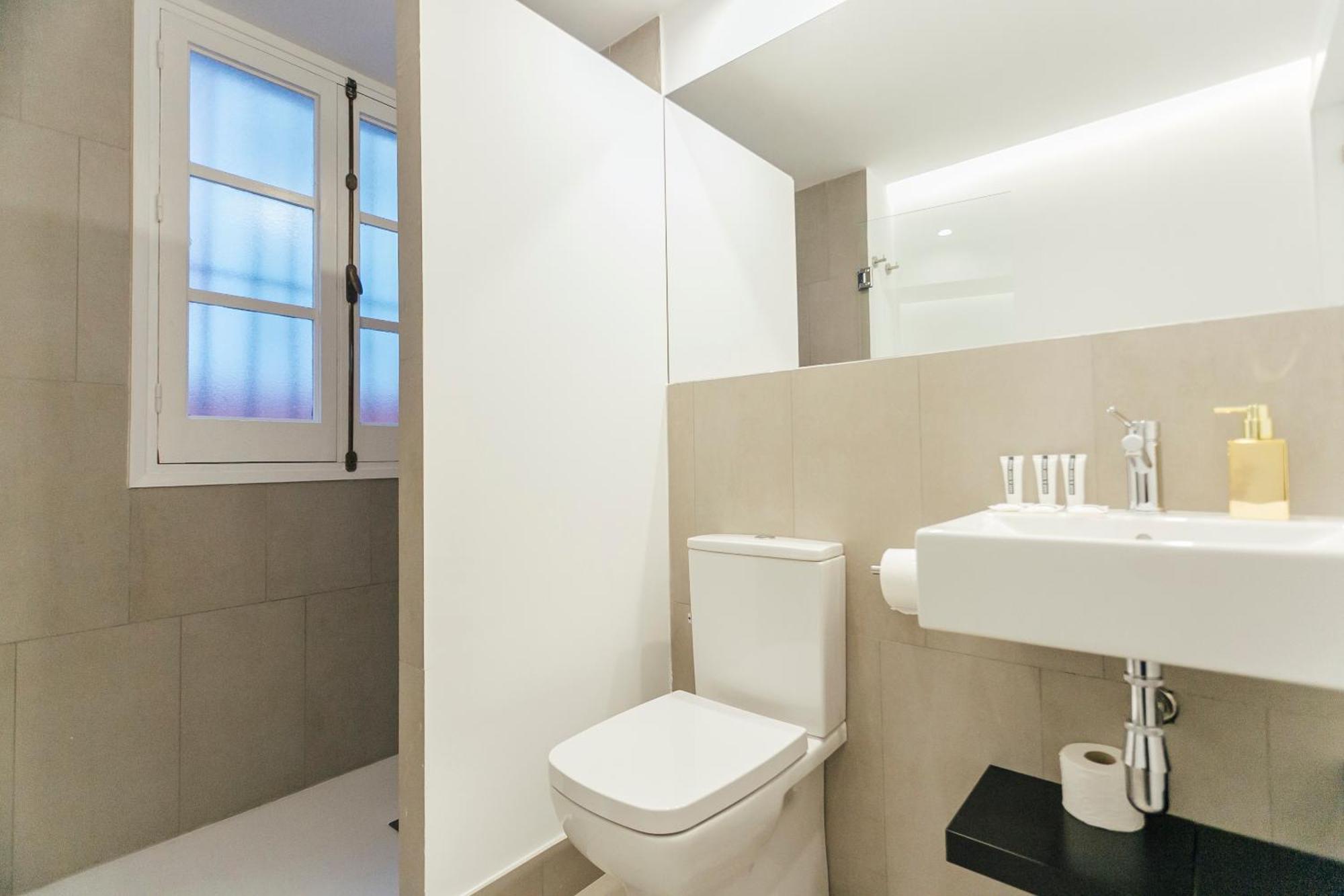 Appartamento Decorated And Renovated- 2Bd 2Bth- Center Siviglia Esterno foto